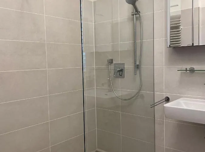 & Mit Hotelanbindung Portschach am Woerthersee